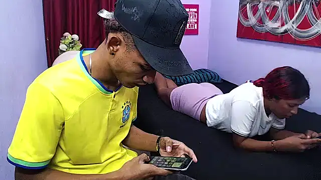 black_twinks: διαδικτυακό σόου στην κάμερα