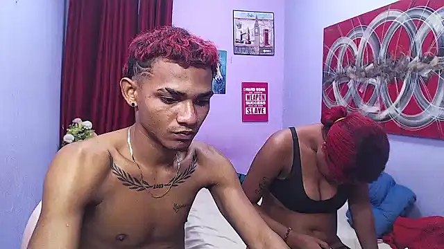 הופעת וובקאם של black_twinks