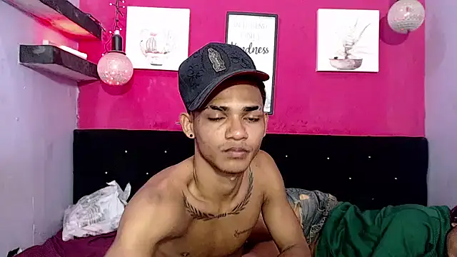 black_twinks Pertunjukan Webcam