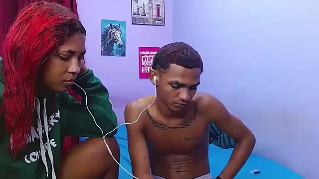black_twinks: διαδικτυακό σόου στην κάμερα