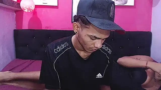 black_twinks Pertunjukan Webcam