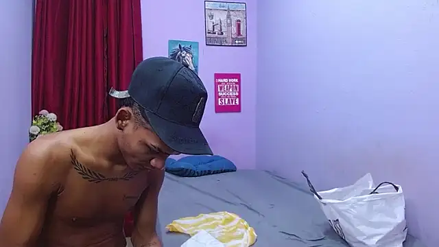 הופעת וובקאם של black_twinks