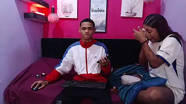 black_twinks Шоу с уебкамера