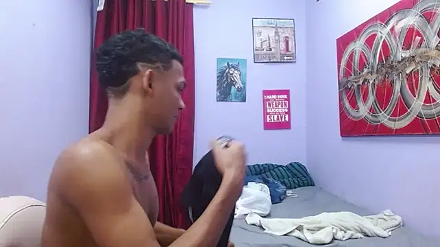 Show de black_twinks na webcam