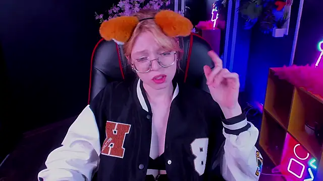 Chatroom XXX en direct de FoxxyyPolly