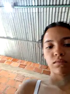 Sala de chat ao vivo de Dahimon-18