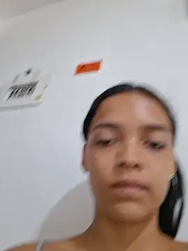 Dahimon-18's Live XXX Chat