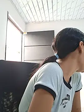 Dahimon-18's Live XXX Chat