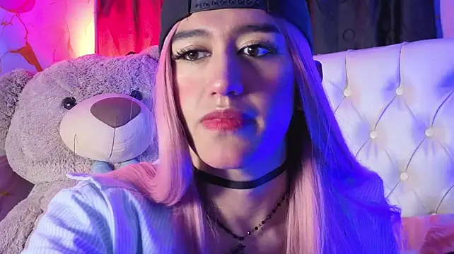 Pokazy przed kamerką – Luna_Sissy_