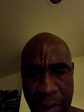 Biggdoggielover webcam show