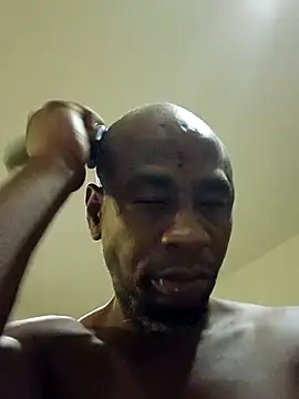 Biggdoggielover webcam show
