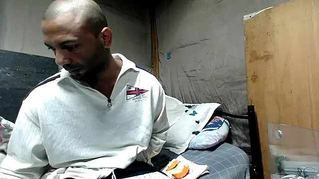 Chat +18 de Camodick ao vivo