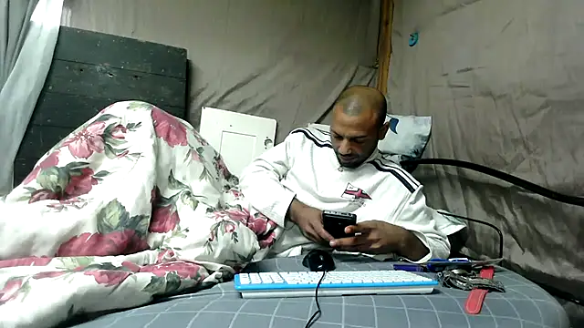 Camodick's Live Chat Room