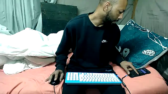 Camodick Adlı Modelin Web Kamerası Şovu
