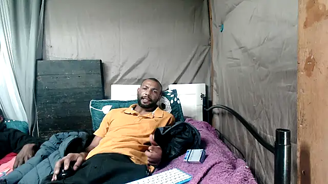 Chat +18 de Camodick ao vivo