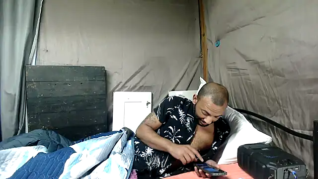צ'אט XXX בשידור חי של Camodick