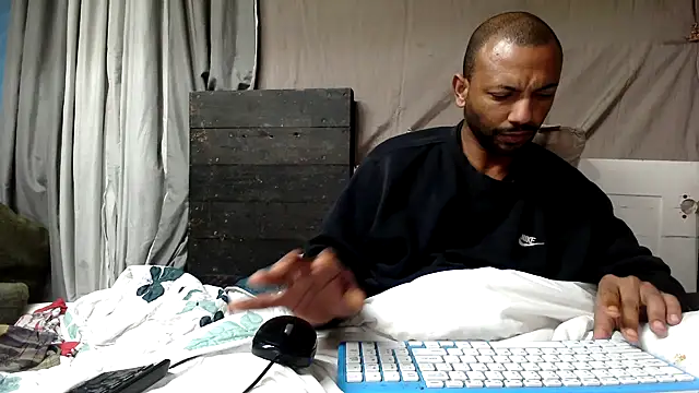 Camodick 在線直播表演
