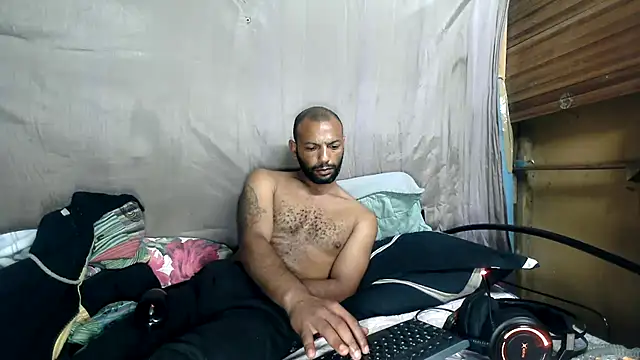 Chat +18 de Camodick ao vivo