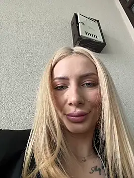 AngieShae's Live XXX Chat