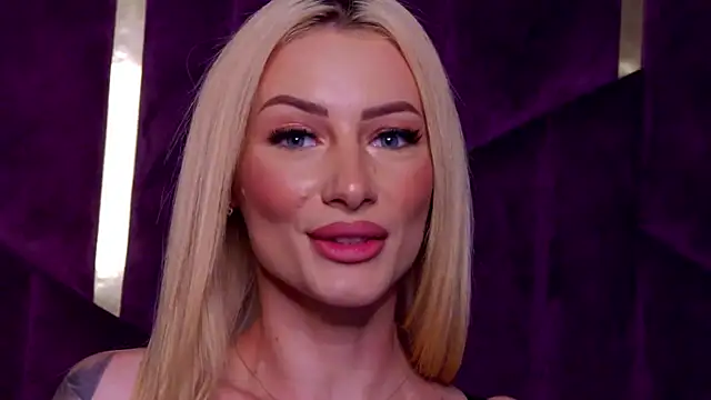 XXX chat uživo modela AngieShae