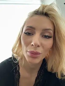 Онлайн чат XXX AngieShae
