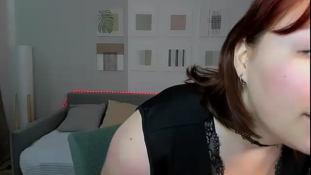 MiaLacrice Webcam show