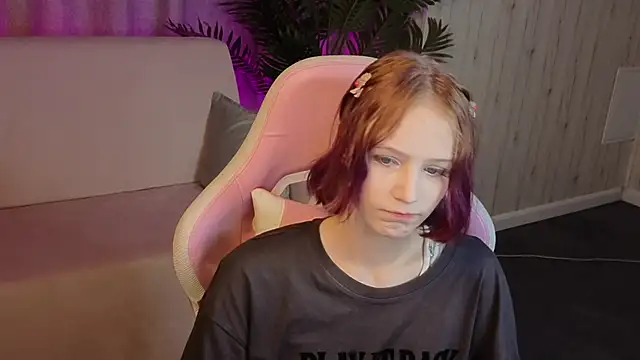 AliceJohansone: вебкам-шоу