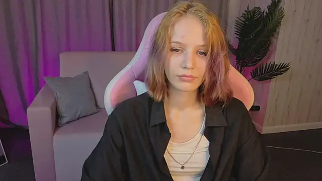 AliceJohansone's Live XXX Chat