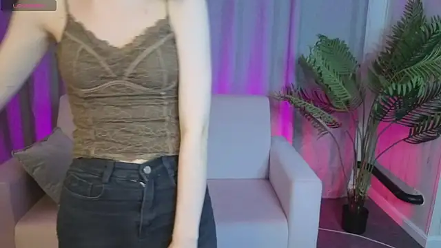 AliceJohansone's Live XXX Chat