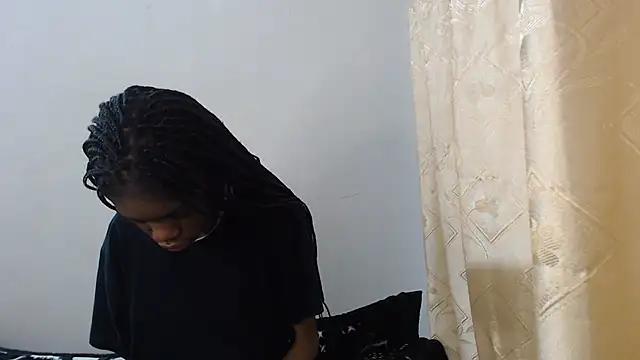 Sala de chat ao vivo de PetiteBarbie_05