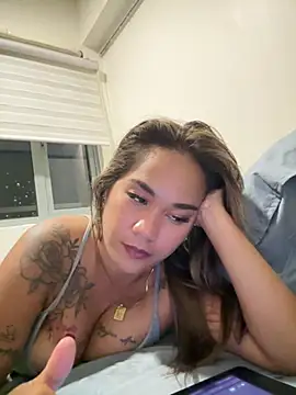 queenmia__ph Show Webcam