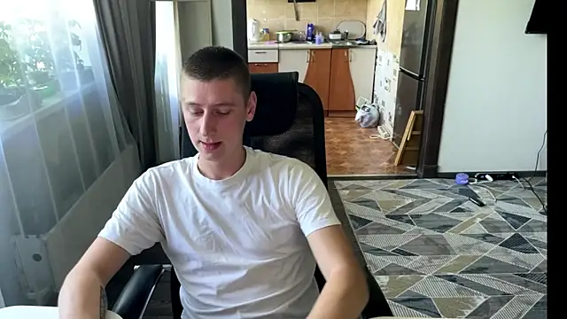 Pokazy przed kamerką – Keksik_