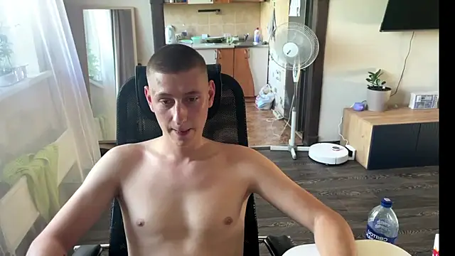 Pokazy przed kamerką – Keksik_