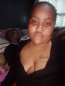 ChubbyMidgetxxx19 Adlı Modelin Canlı XXX Sohbeti