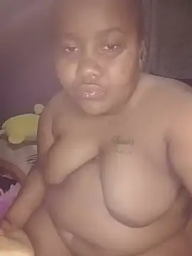 Živý XXX chat ChubbyMidgetxxx19