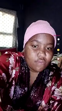 ChubbyMidgetxxx19 – Naživo XXX chat