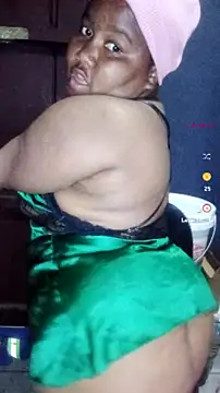 ChubbyMidgetxxx19's Live XXX Chat