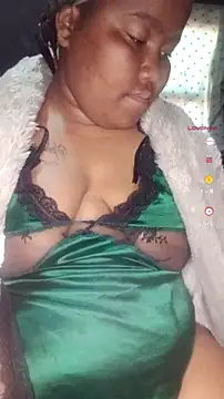 Chatroom XXX en direct de ChubbyMidgetxxx19