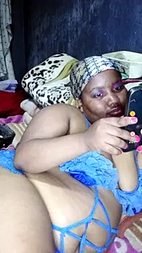 צ'אט XXX בשידור חי של ChubbyMidgetxxx19