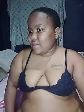 Czat XXX na żywo – ChubbyMidgetxxx19