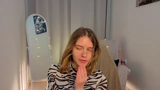 MilanaRayy Show in webcam