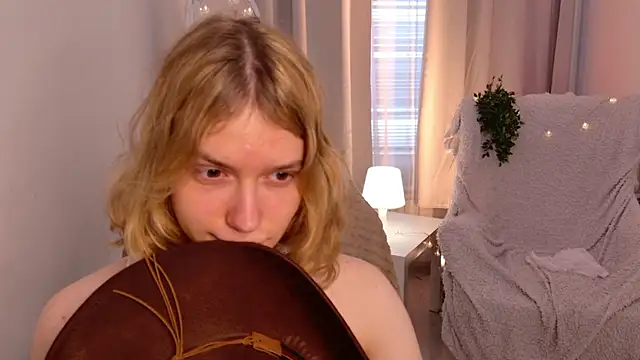 MilanaRayy Adlı Modelin Canlı XXX Sohbeti