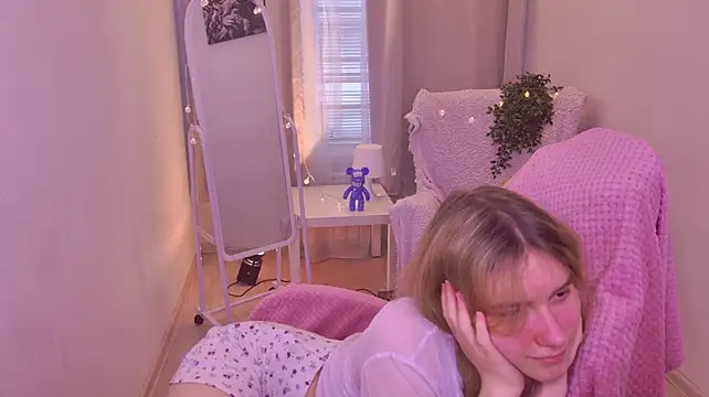 Chat +18 de MilanaRayy ao vivo