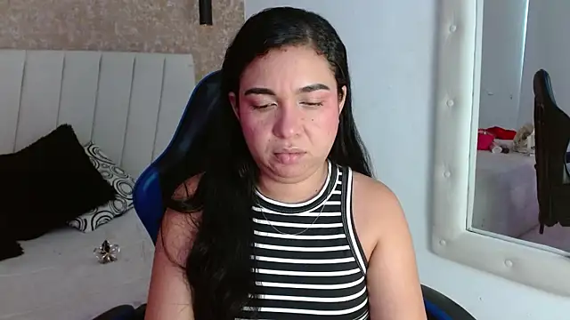 Chat +18 de AliceSmity__ ao vivo