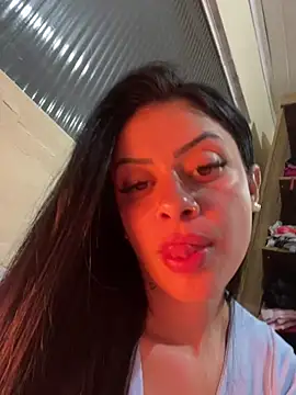 Show de belababyy na webcam