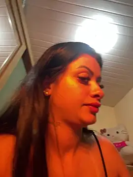 Show de belababyy na webcam