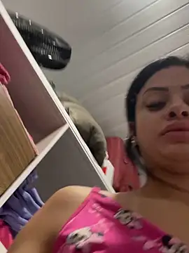 Show de belababyy na webcam