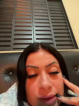 Show de belababyy na webcam