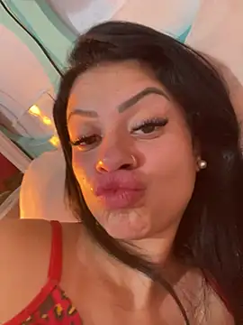 Show de belababyy na webcam