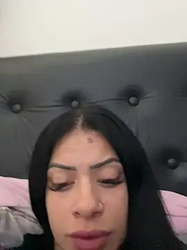 Show de belababyy na webcam